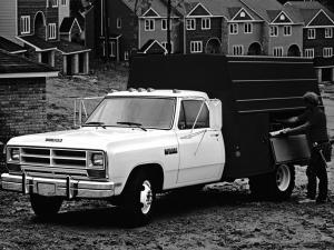 Dodge Ram D350 Chassis Cab 1989 года